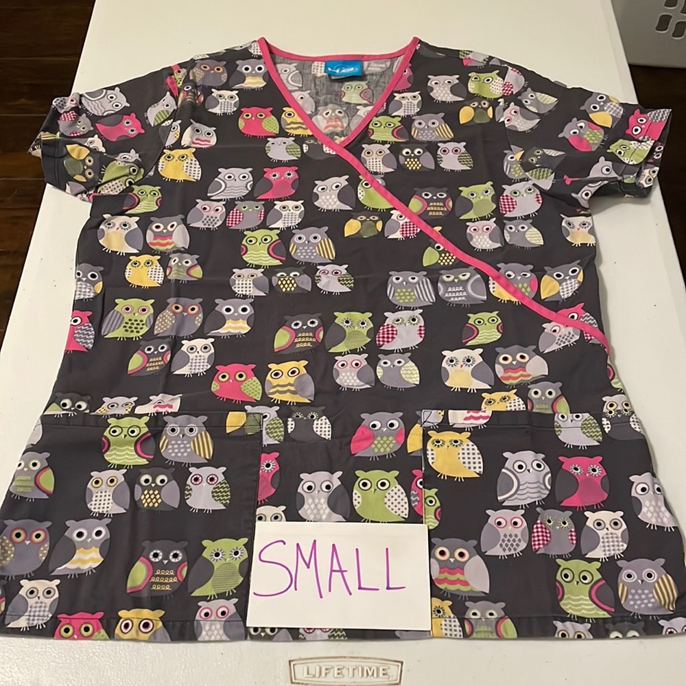 Scrub HQ Top Small